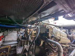 twin cummins diesel push boat