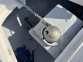 Quicksilver 700 Weekender  - Windlass