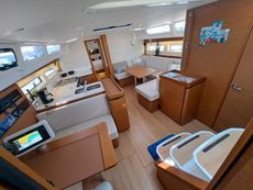 2022 Jeanneau Sun Odyssey 490