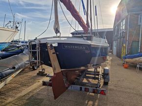 A very clean, well kept boat