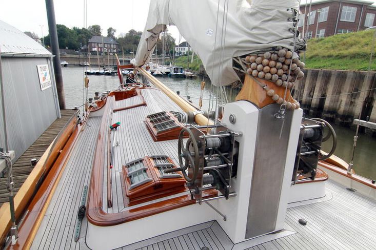 life aboard sailing yacht 'Lemsteraak' 