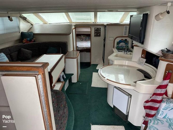 1995 Sea Ray 440 express bridge