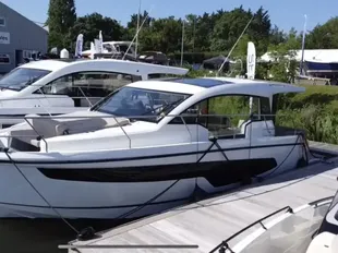 2021 Sealine C335V