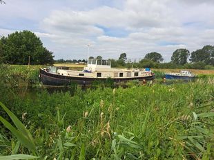 30 meter Dutch barge Zwever 