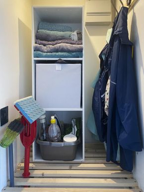 Utility Cupboard with Washing Machine 