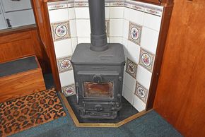 Solid fuel stove