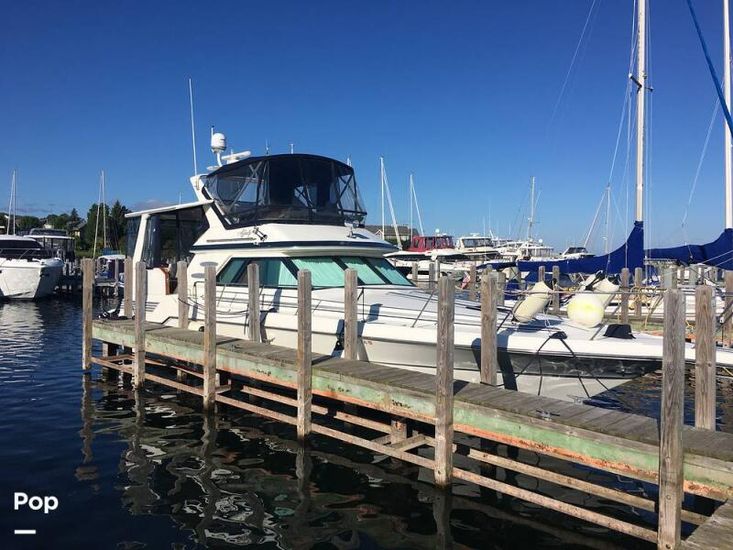 1989 Sea Ray 440 aft cabin