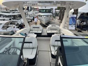 2025 Regal LS6 bowrider 17