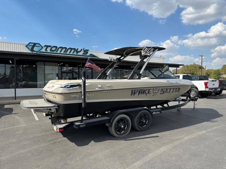 2012 Malibu 23 lsv