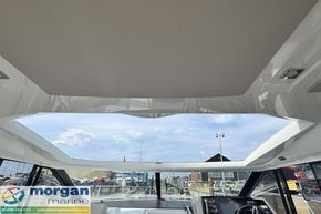 Jeanneau Leader 40 - open roof
