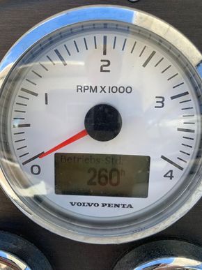 2012 Bavaria Sport 43 Hard Top 7