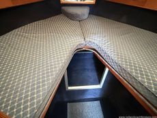 2000 Hardy Marine 32 Commander