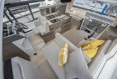 2023 Sealine C335