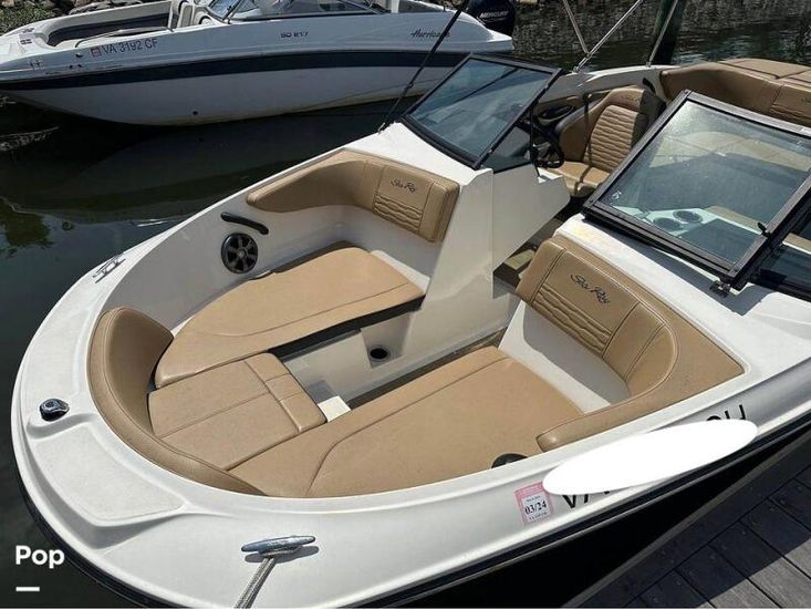 2021 Sea Ray 210 spx