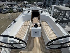 2025 Bavaria 37 Cruiser 4