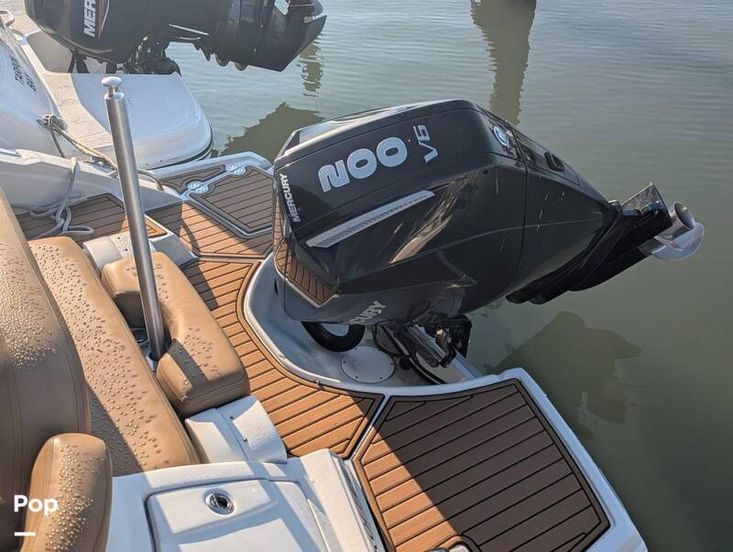 2023 Crownline e235 xs