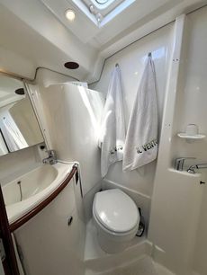 Exceptional condition Beneteau Oceanis 423 - Two Cabins