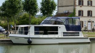 Dutch steel boat in France, Safari Kruiser.  SOLD. 