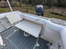 2004 Boston Whaler 240 Outrage