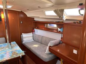 STB seat and chart table
