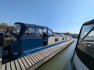 70' x 12' Cruiser Stern Wide Beam
