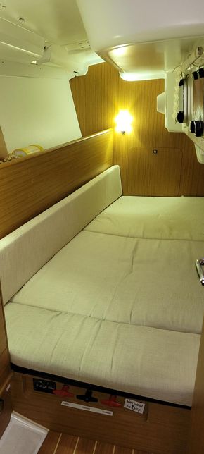 Large aft cabin
