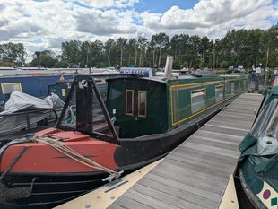 Water Dragon 2001 semi-trad - 6 berth @ Roydon Marina 