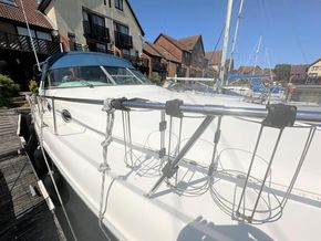 1995 Sea Ray 330 Sundancer 6