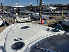 Cranchi Z35  - Foredeck