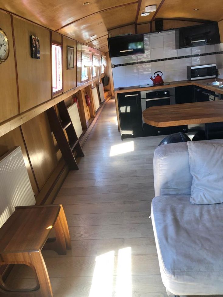 57ft x 10ft Wide Beam houseboat