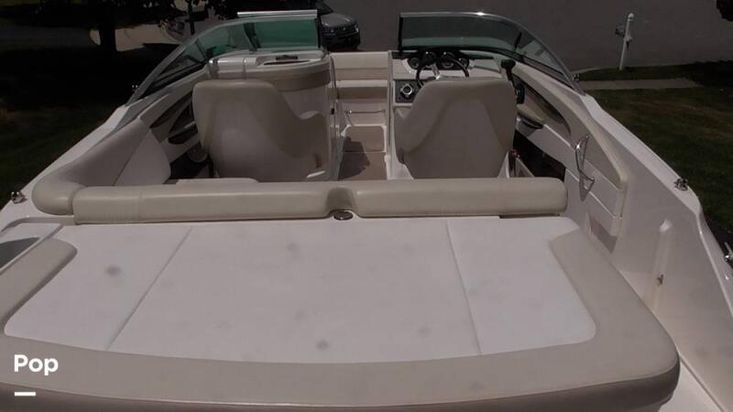 2013 Sea Ray 220 sundeck