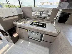 2025 Sealine C390