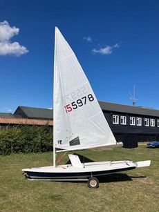 Laser dinghy 155978 with all three rigs