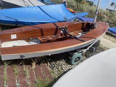 Solo Sailing Dinghy