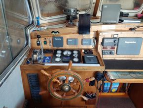 Roamer 36 Bermudan Ketch - Helm