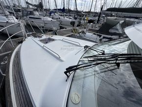 Nimbus 380 Commander  - Foredeck