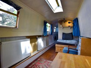 Narrowboat 57ft Cruiser Stern  - Interior