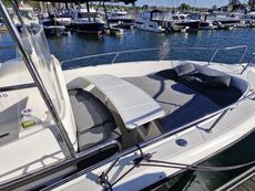White shark 265 centre console sports bo