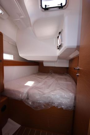 Starboard aft cabin - never used