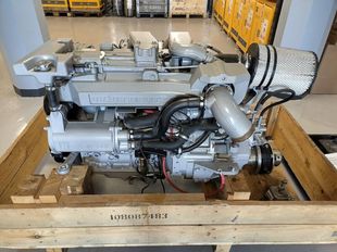 New Old Stock Vetus Deutz DETA44 140hp Marine Diesel Engine & Gearbox