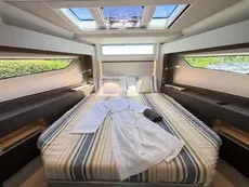 2025 Sealine C390
