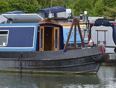 CLOUD 9 ~ 40ft cruiser stern with 2+2 berths