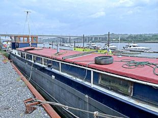 Beautiful Dutch Barge to Convert