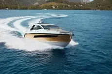 2024 Sealine S335
