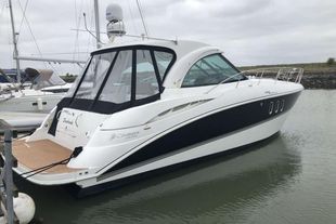 2009 Cruisers Yachts 390