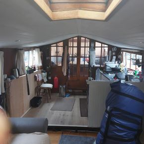 Entrance to galley from Cockpit