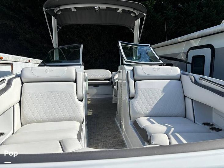 2022 Crownline e255 xs