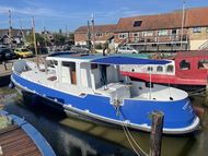 "Tommy Lee" – Liveaboard Houseboat