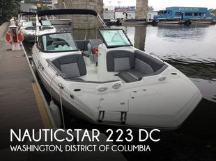 2025 NauticStar 223 DC