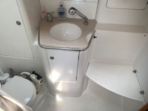 Jeanneau Sun Odyssey 40.3 3 cabin version - Heads 2